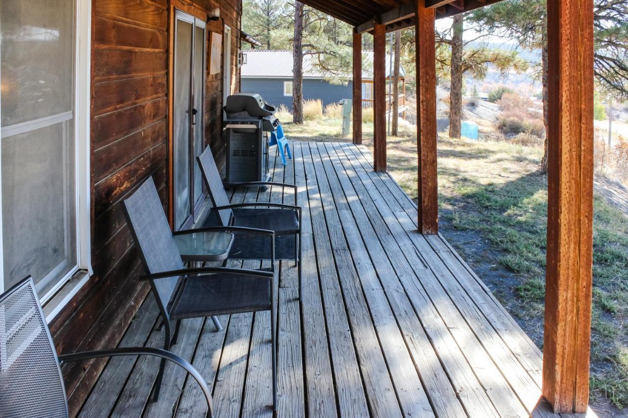 Split Pine Cabin パゴサ・スプリングス エクステリア 写真