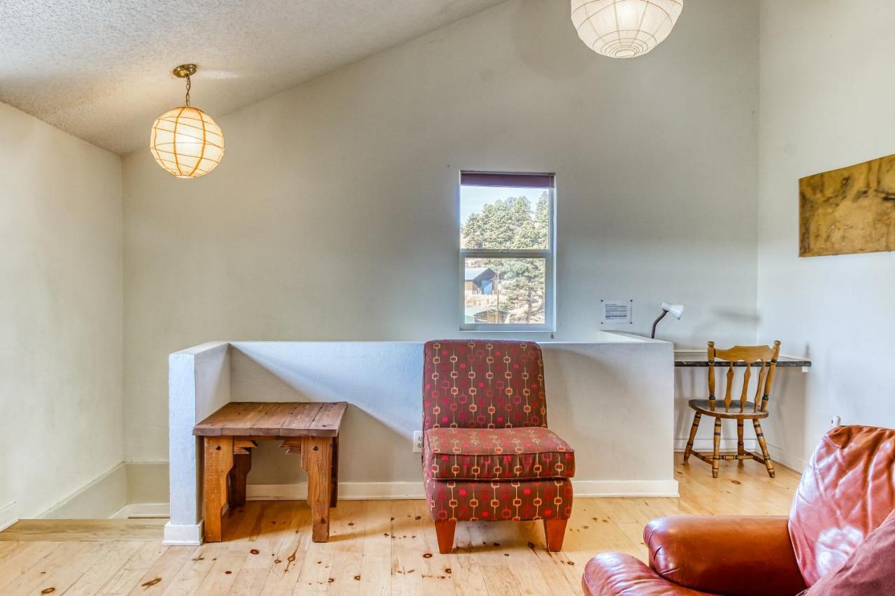 Split Pine Cabin パゴサ・スプリングス エクステリア 写真